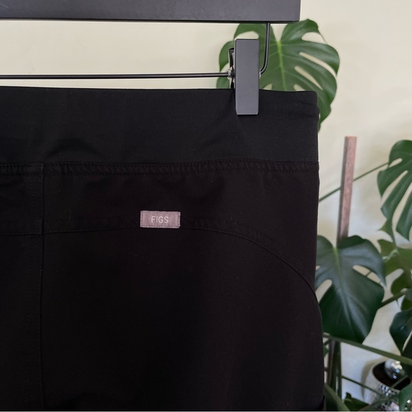 Kade cargo figs scrub pants - Picture 4 of 6